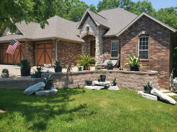 137 Millstone Ct, Branson, MO 65616