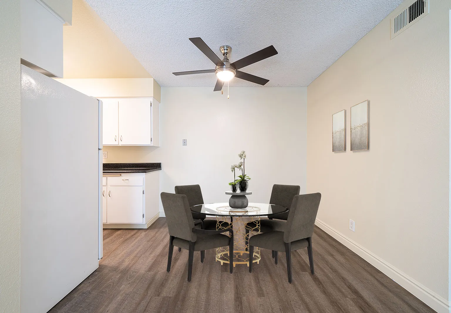 2 bed, 1100 sqft, $2,645 — Photo 2