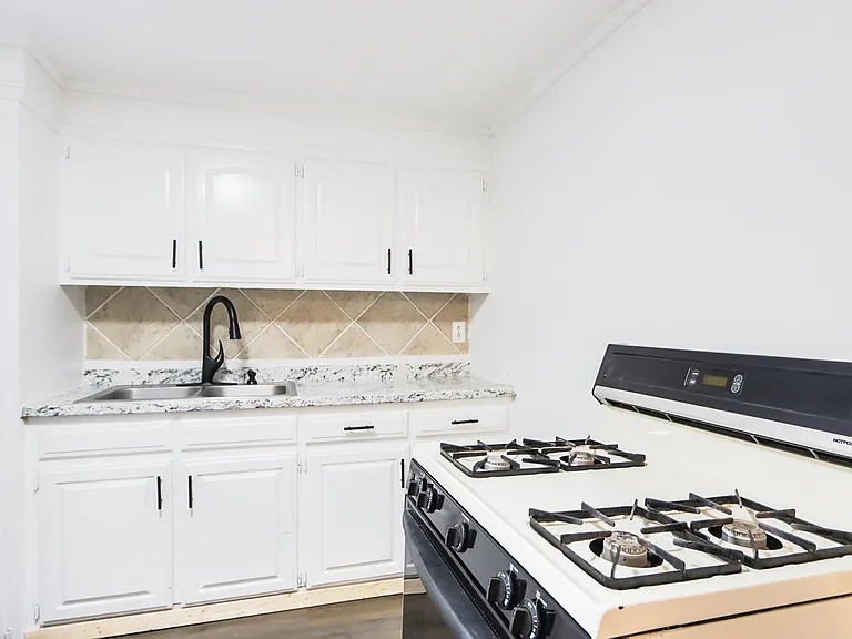 525 N McKinley Ave #1/2 — Photo 7