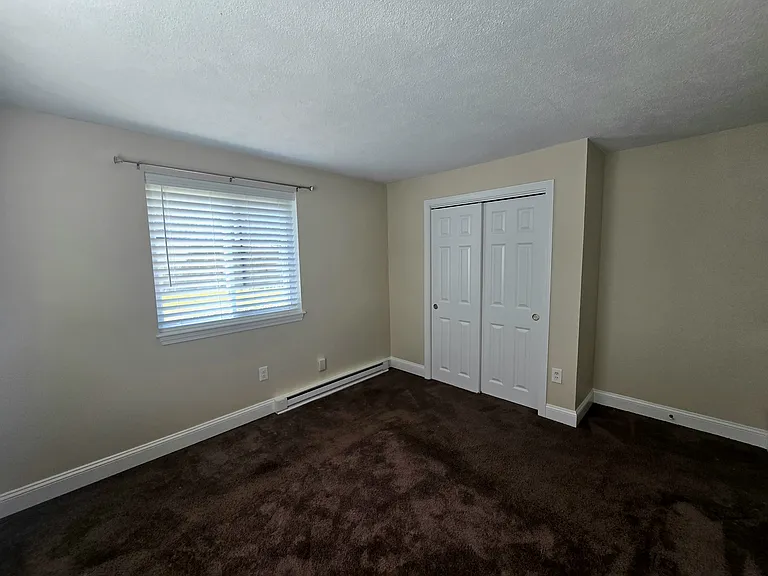 725 Broad St #4 — Photo 10