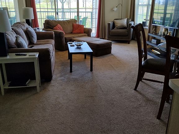 Huge living area, fully furnished, beautiful view of golf course, lots of natural light