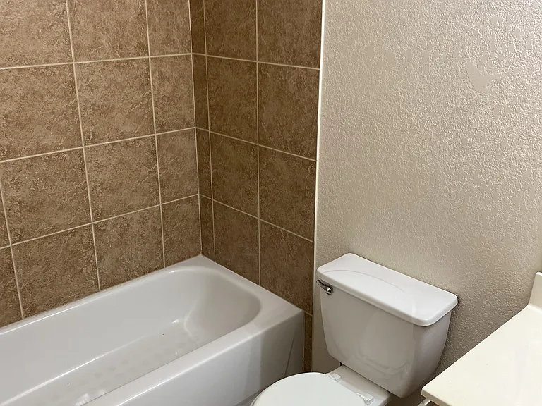1104 Nicholas Cir #A — Photo 10