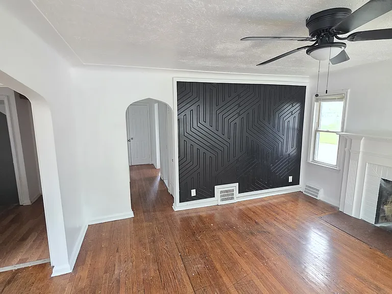 9309 Whitcomb St — Photo 7