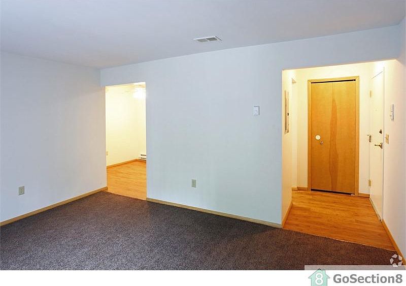 2nd image of 1308 Brookview Dr APT 52