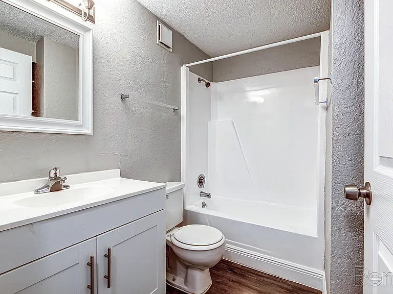 Heronwood Apartments — Photo 7