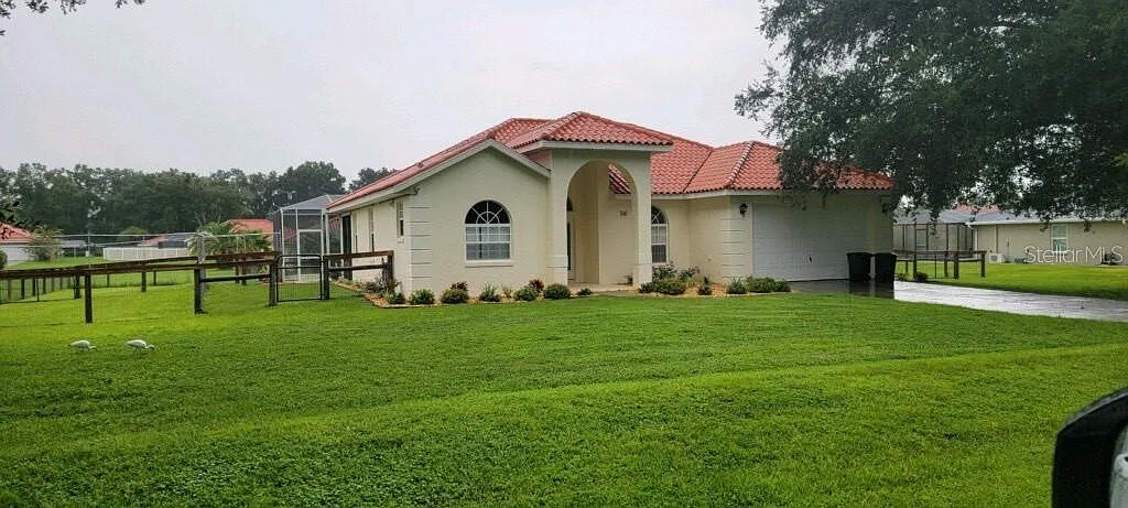4 bed, 3.0 bath, 2050 sqft, $2,350 — Photo 2