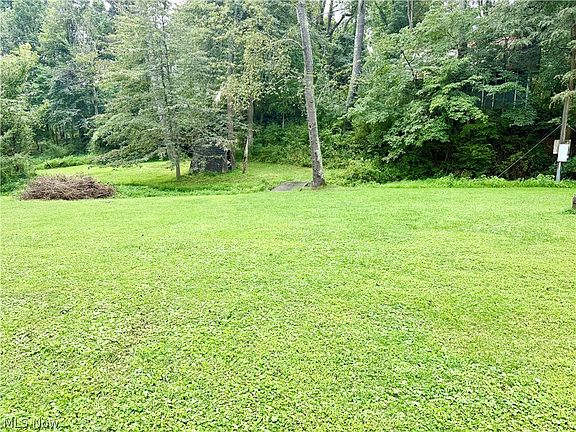 3rd image of 612 Valley Mills Rd