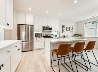 304 Floral Vw, Irvine, CA 92618