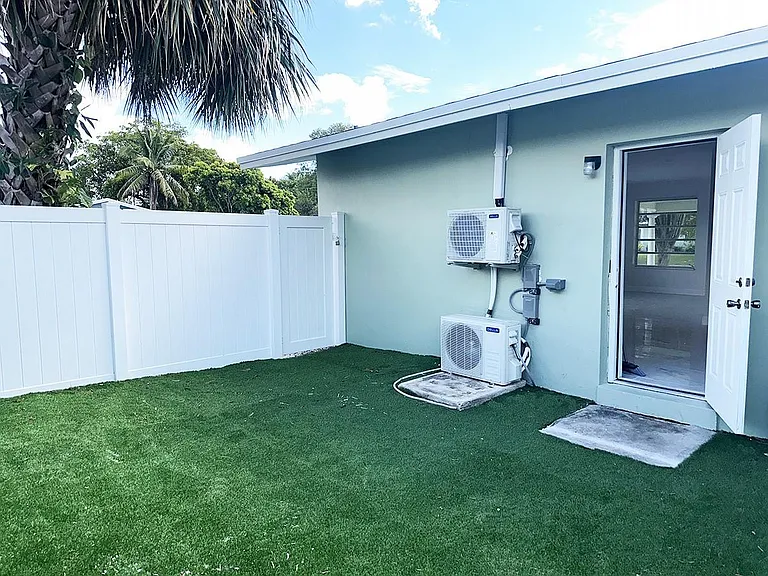 425 SW 18th Ave — Photo 11