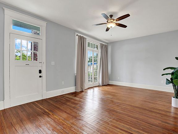 4th image of 25 E 33rd St