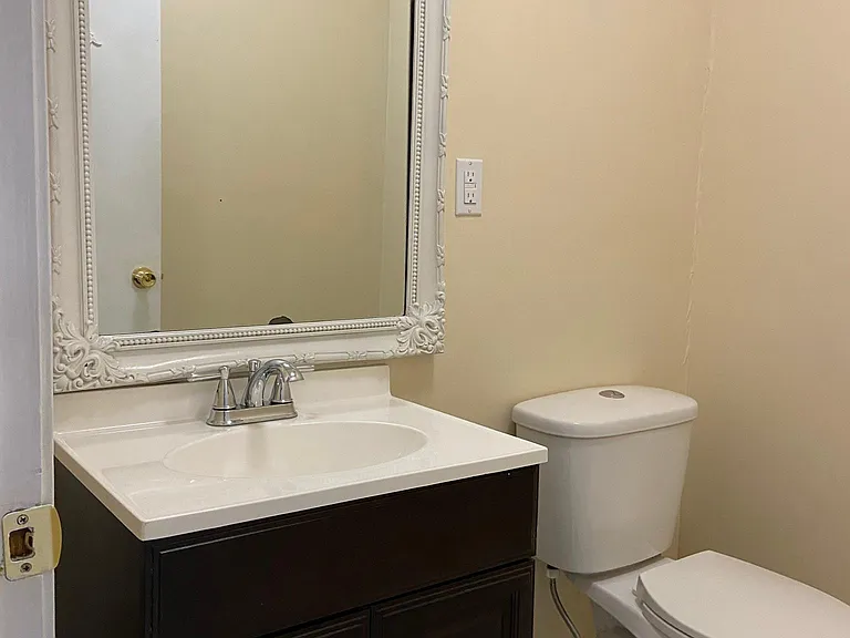 Downstairs 1/2 Bath