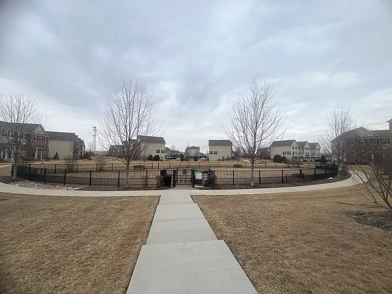 285 Lakeshore Dr — Photo 35