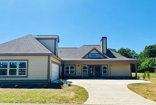 315 Trinity Pond Rd — Photo 2