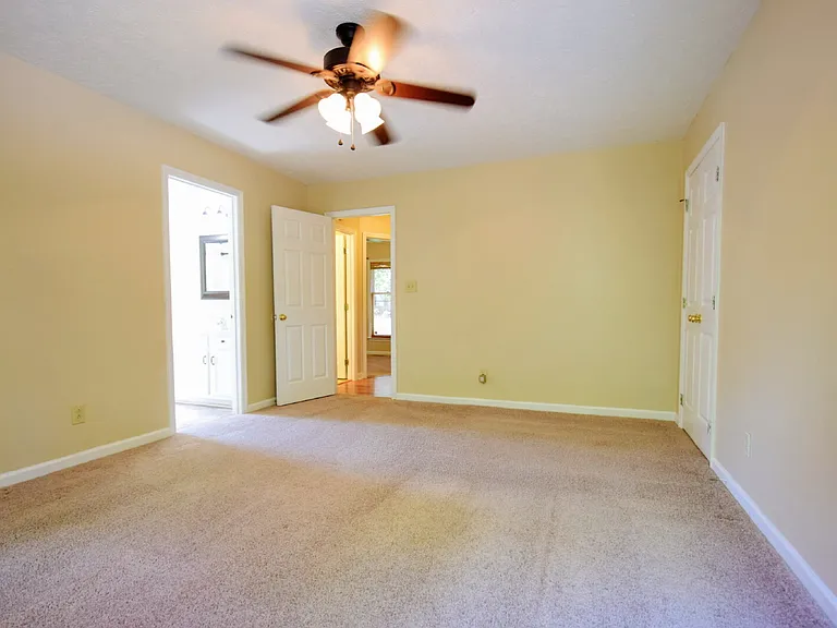5050 Summer Ridge Rd — Photo 6