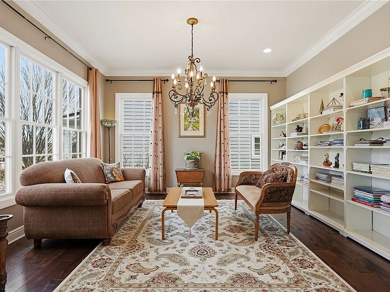 Listing photo 5