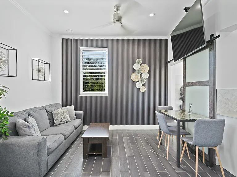 2608 W Swann Ave #C — Photo 9