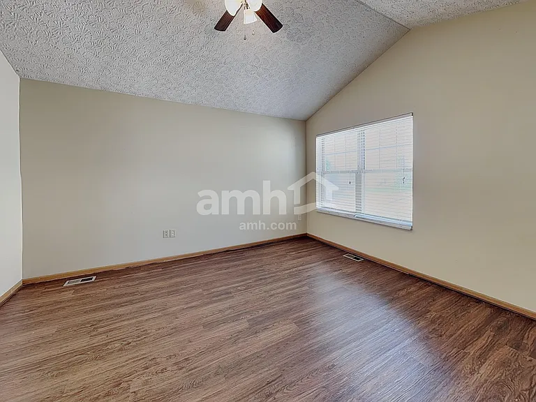 4308 Shady Meadows Dr — Photo 12
