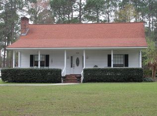 555 Fox Hills Rd, Douglas, GA 31535