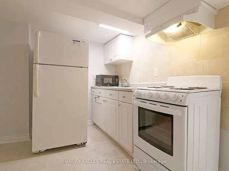 156 Gillard Ave #BASEMENT — Photo 7