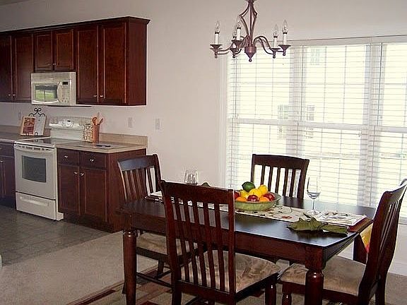 4th image of 55 Katie Ln