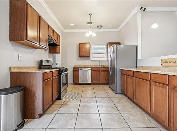 4th image of 2304 Ursulines Ave