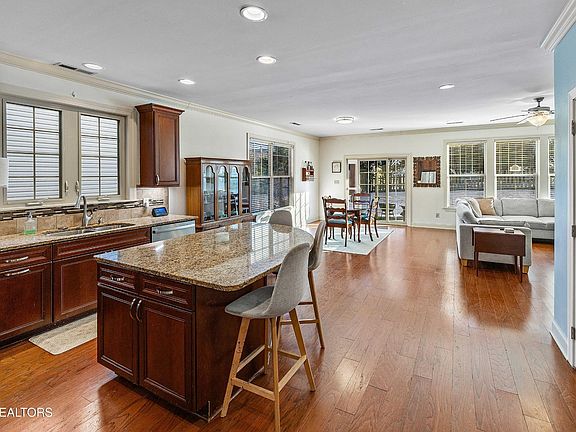 2nd image of 12056 Woodhollow Ln