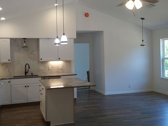 Kitchen/dining/BR 2 entry