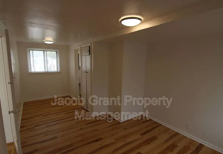 4719 Yellowstone Ave #10 — Photo 6