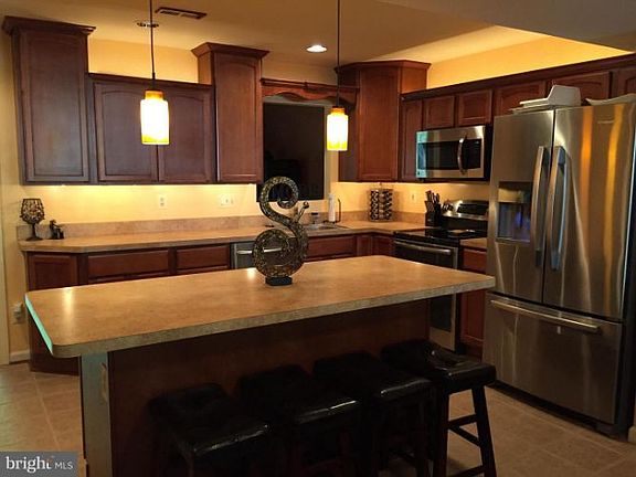 5th image of 1319 Bennett Pl