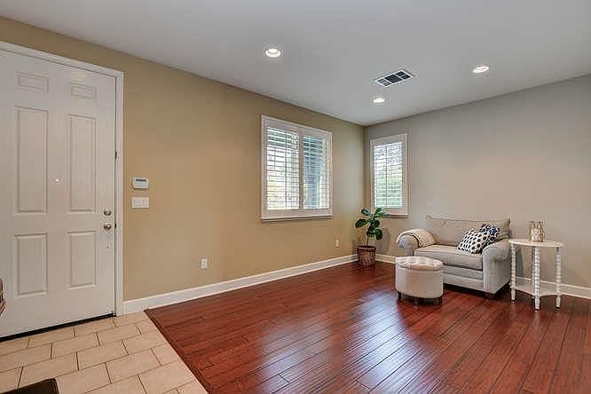 1st image of 466 E Main Ave
