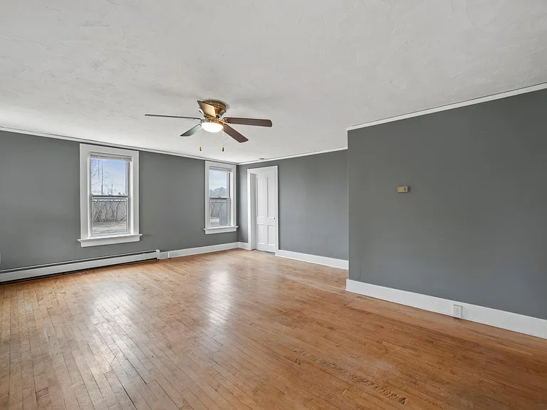 341 Zion St — Photo 7