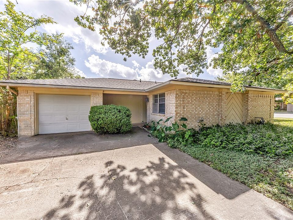 1st image of 3021 Jennifer Dr