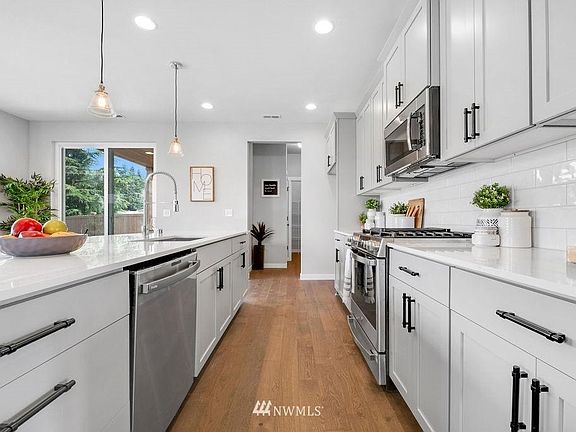 4th image of 6146 41st St NE