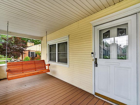 5th image of 320 W Elizabeth St