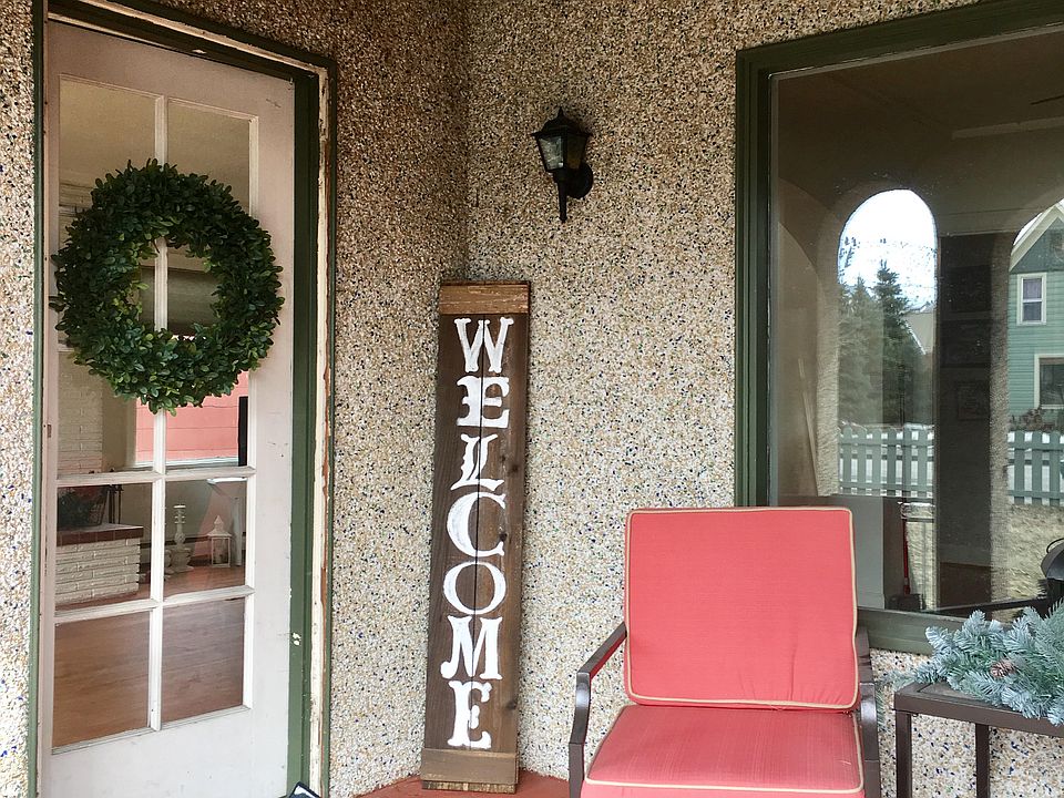 Front porch, front door 