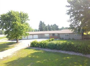 1014 & 1016 State Hwy 35 N, Norfolk, NE 68701