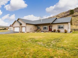 1017 S Henry Rd, Greenacres, WA 99016