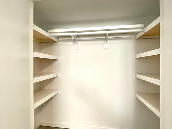4th image of 240 Delaware Ave #1