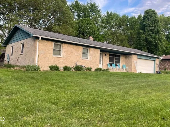 1737 Brer Rabbit Dr, Greenwood, IN 46143