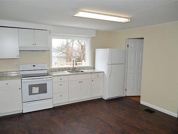 3rd image of 267 Buddie Ave