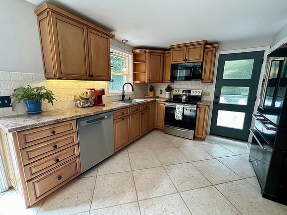 5th image of 60 Forbes Lane