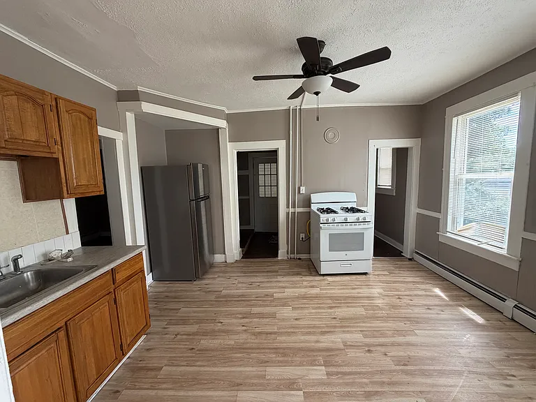 310 Maple St — Photo 1