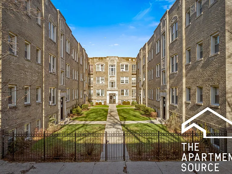 1932-34 W Winona St #2 — Photo 8