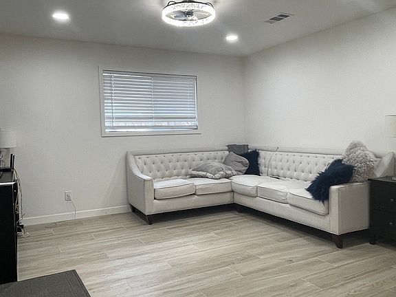 4th image of 2611 41st St