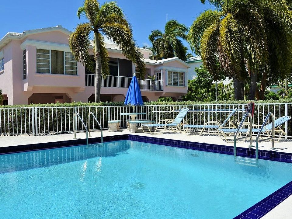 1st image of 117 Coco Plum Dr #C4