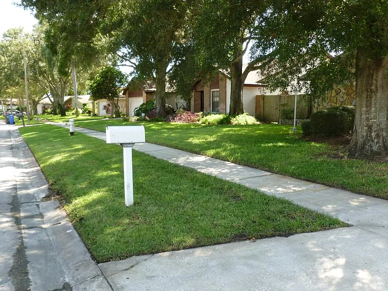 14138 Fennsbury Dr — Photo 2