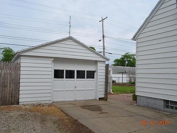 5th image of 3145 Plymouth Dr