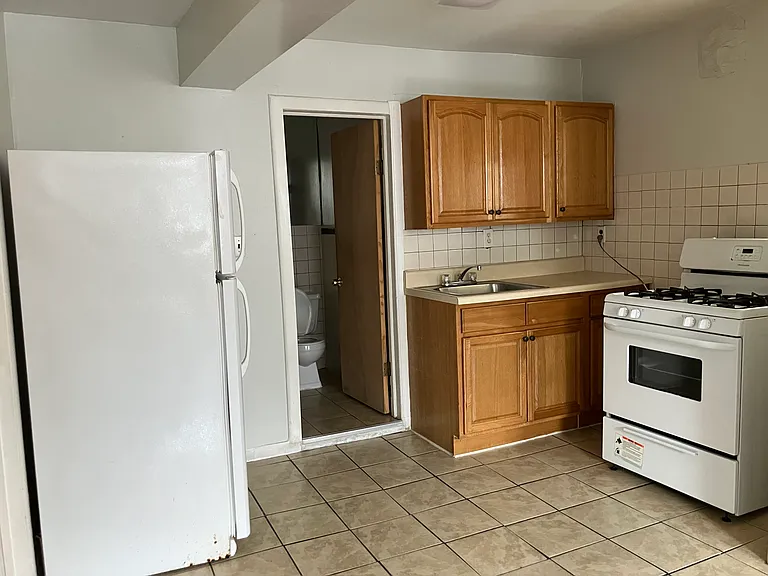232 Main St — Photo 4