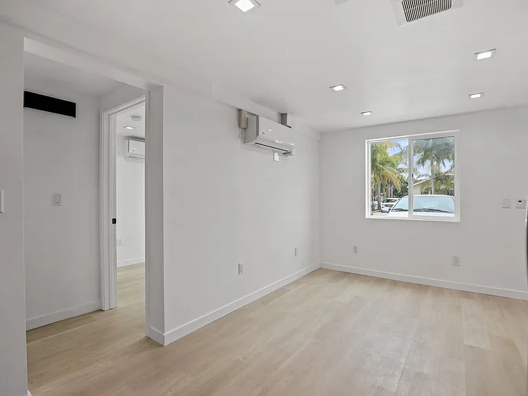 2561 W Avenue 30 — Photo 25