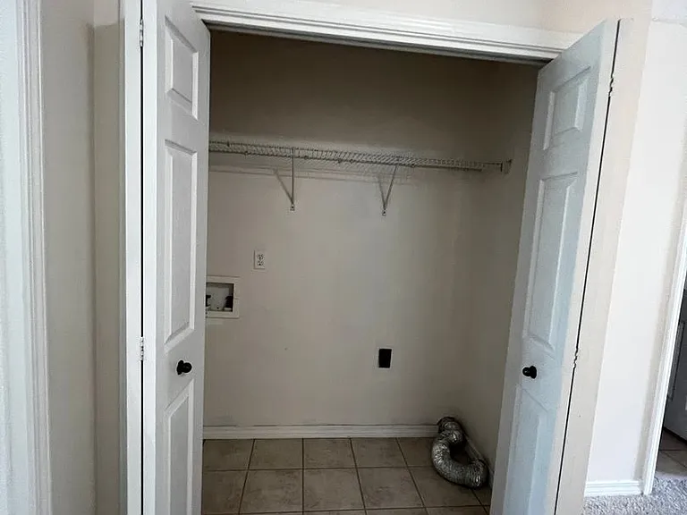 202 Johnson Ct — Photo 8